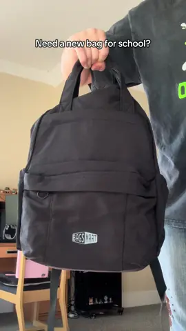 this is my favorite bag ever and I’m going to over USE this bag  when I’m walking in snow #backtoschool #fyp #backpack 