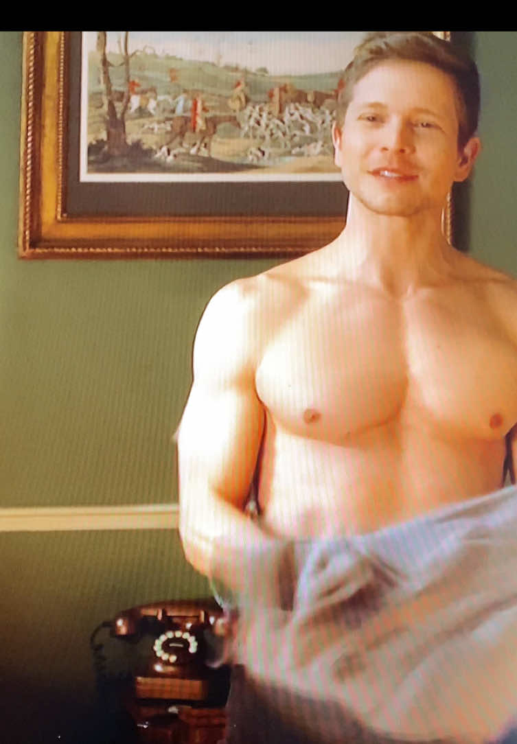 Ele é tão lindo 🫠🥰 #seriesnetflix #ator #loganhuntzberger #theresident #lindo 