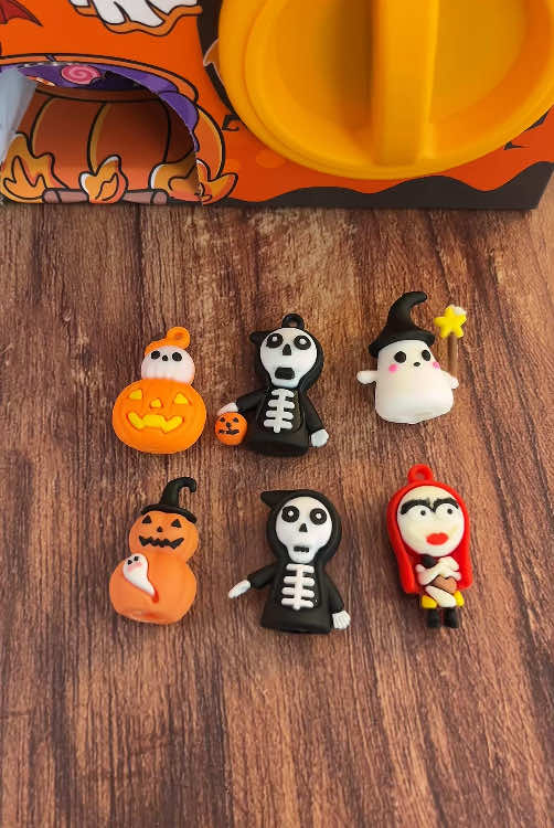 #halloweentoys #halloweendecor #capsuletoy #capsulemachine #giftideas #tiktokmademebuyit #spotlightfinds #globalpick 