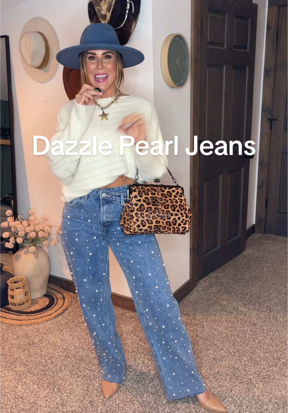 @Beginning Boutique dazzle pearl jeans. #jeans #denim #getreadyforfashionweek #ttsfashionweek #tiktokshopcreatorpicks 