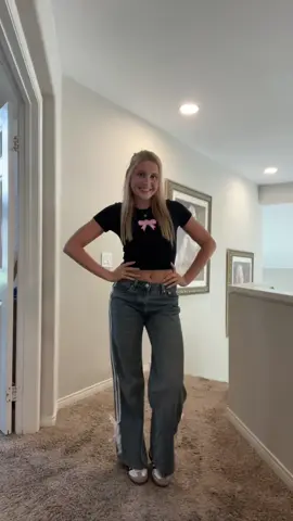 the cutest baby tee @GlowHouse #glowhouse #fyp #dance #dancing 