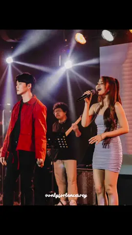 Aubrey and Lee Daewon LIVE at Viva Cafe for their collaboration song ‘SELFISH GUY’. Stream on all digital music platforms (ctto: ate mavs, simpletrisha28 and vicor music) @Aubrey Caraan #LanceBrey #LanceCarr #AubreyCaraan 