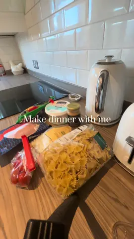 Make dinner with me❤️‍🔥 #GymTok #highproteinmeals #dinner #mealideas #pasta 