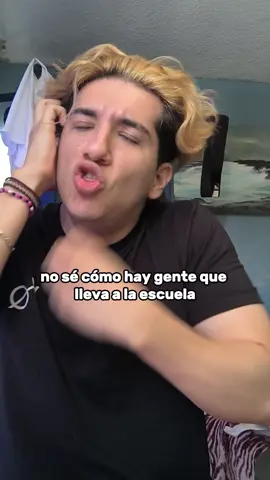 yo y mi pluma hasta el fin del mundo 🌎  #humor #howsky #escuela 