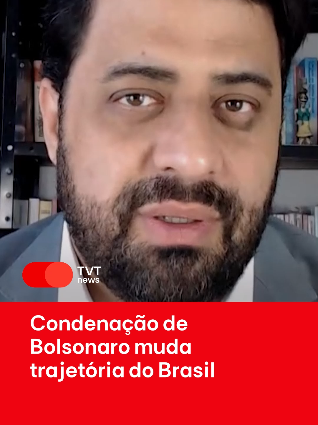 DIREITOS HUMANOS | “Nunca ninguém foi punido por golpe de Estado ou por violações aos direitos humanos. O país está marcado pela violência institucional.” É com essa afirmação que o advogado e professor universitário Dimitri Sales, mestre e doutor pela PUC-SP, destaca a importância histórica da condenação de Jair Bolsonaro.   Para Dimitri, as ditaduras deixam como legado a impunidade — uma herança que silencia vítimas e fortalece agressores. Por isso, o julgamento de Bolsonaro representa uma inflexão na trajetória do Brasil: uma resposta firme àqueles que desprezam a democracia e apostam no autoritarismo.   #Golpe #bolsonaro #julgamentobolsonaro #stf #prisao #condenacao #direitoshumanos #politica #brasil #ditadura #tvtnews #noticias