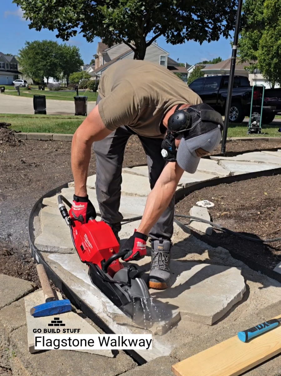 Installing flagstone walkway #flagstone #milwaukeetools #cutoffsaw 