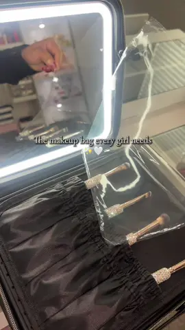 @Umitec #makeupbag#musthaves#makeup#girls#maquillaje 