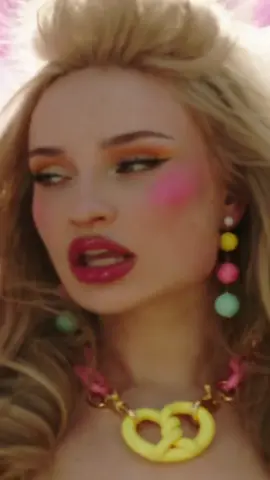 Radio MV out now! @FrostChildren album of the yearrrr 💕 #SISTER #frostchildren 