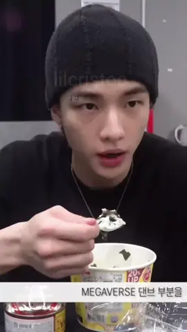 yaa, parece que están medios tensos los ambientes JDNDNNDNDEN🤙🏻👽#스트레이키즈 #fyp #minsung #humorchileno #comedia 