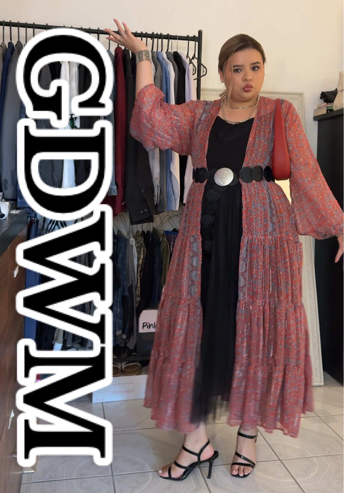 Una disculpilla, por el shhhhhh que se escuchaba al inicio, es que estaba lloviendo durísimo. #gdwm #grwm #ropadesegundamano #ropadepaca #outfitinspo 