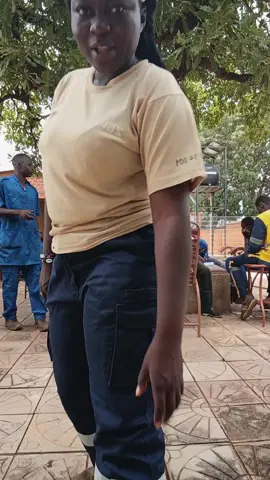 la version plus longue pour ceux qui voulaient. pardon hein je ne vise personne mes sœurs 😎😎#toutlemonde #musica @artisteburkinaZidassmusique 