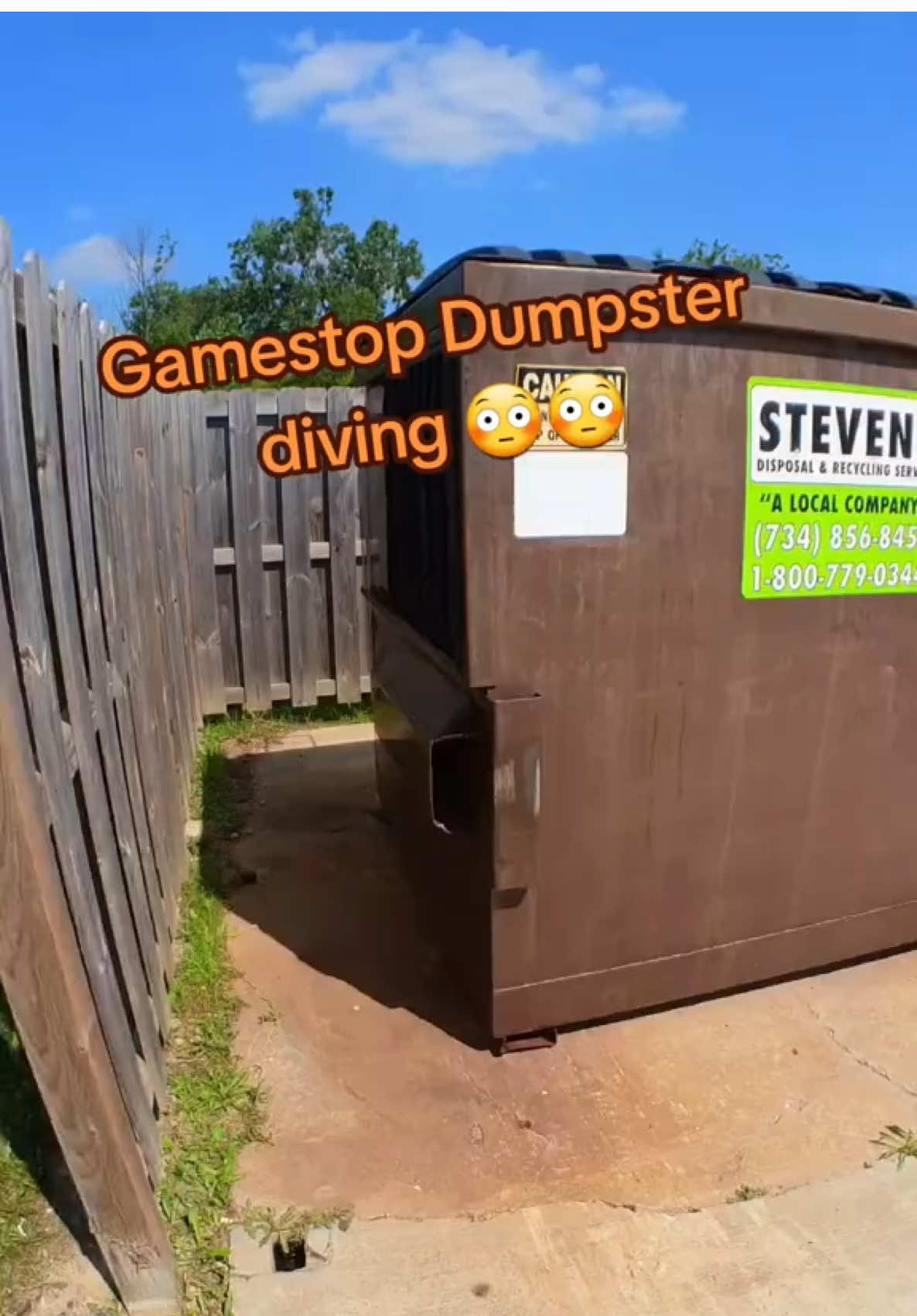 We are taking these! #dumpsterdiving #viral #fyp #donate #wow 
