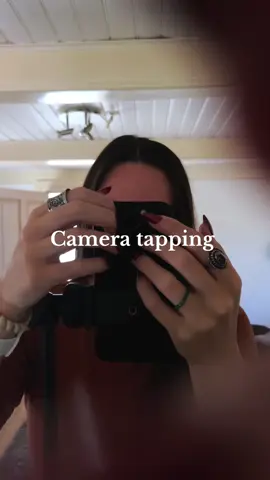 Mirrored camera tapping is extra relaxing to me. Something about seeing the reflection of someone’s hands while they are tapping is so satisfying 😍🫶🏻 #asmr #cameratapping #tappingasmr #relaxingsounds #notalkingasmr 
