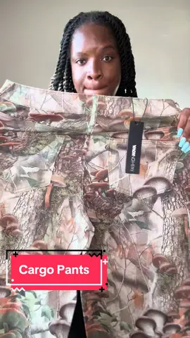 These cargo pants are cute!  #cargopants #cargojeans #fallfashion #fashionnova 