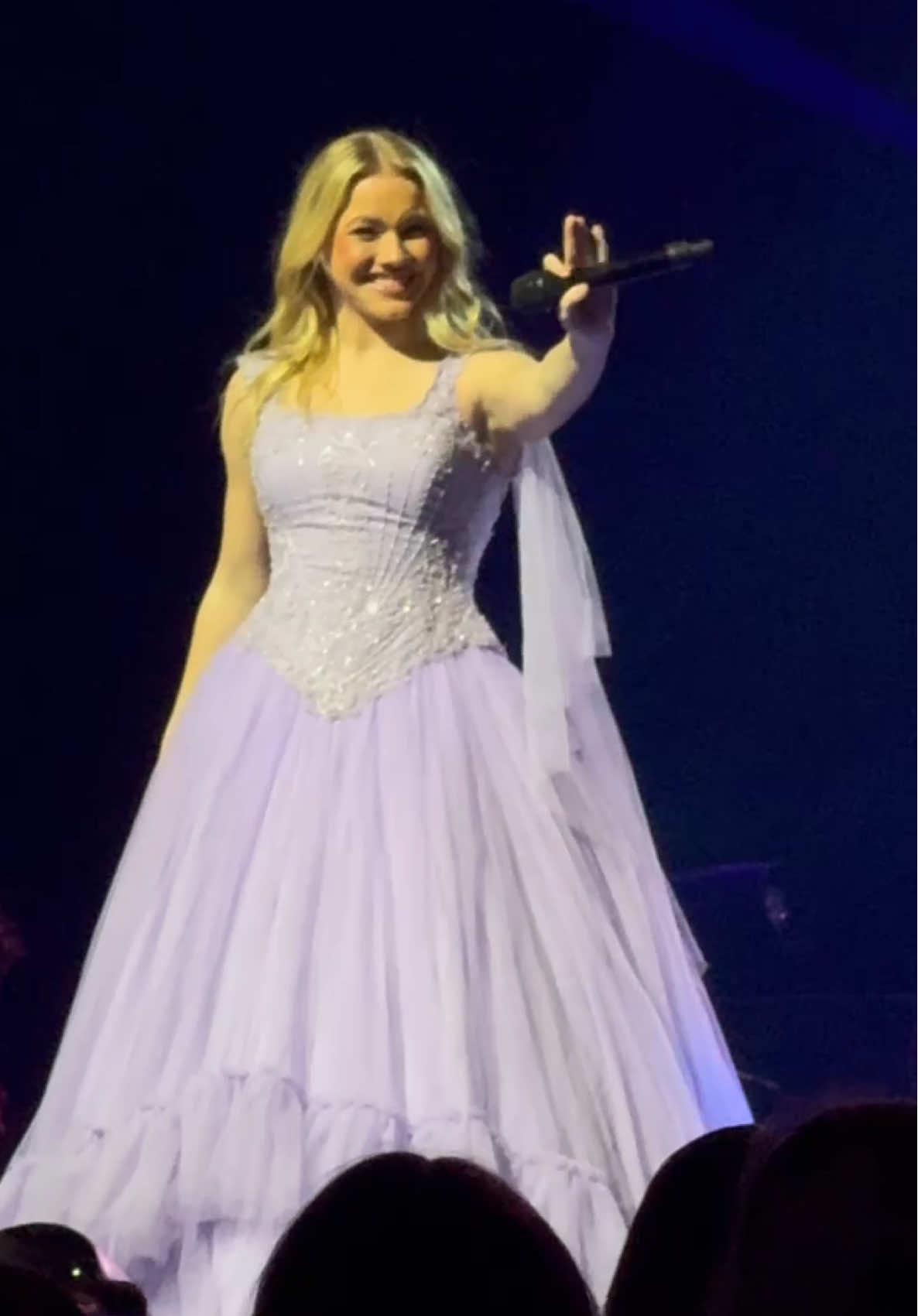 my own way💜 @Freya Skye #freyaskye #zombies #descendants #disney 