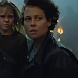 fighting my demons (lesbianism) : SP creds @𝑬𝒎 #ellenripley #ellenripleyedit #sigourneyweaver #alien  @🧁𝚖𝚎𝚐𝚊𝚗 @cody - #1 alien fan
