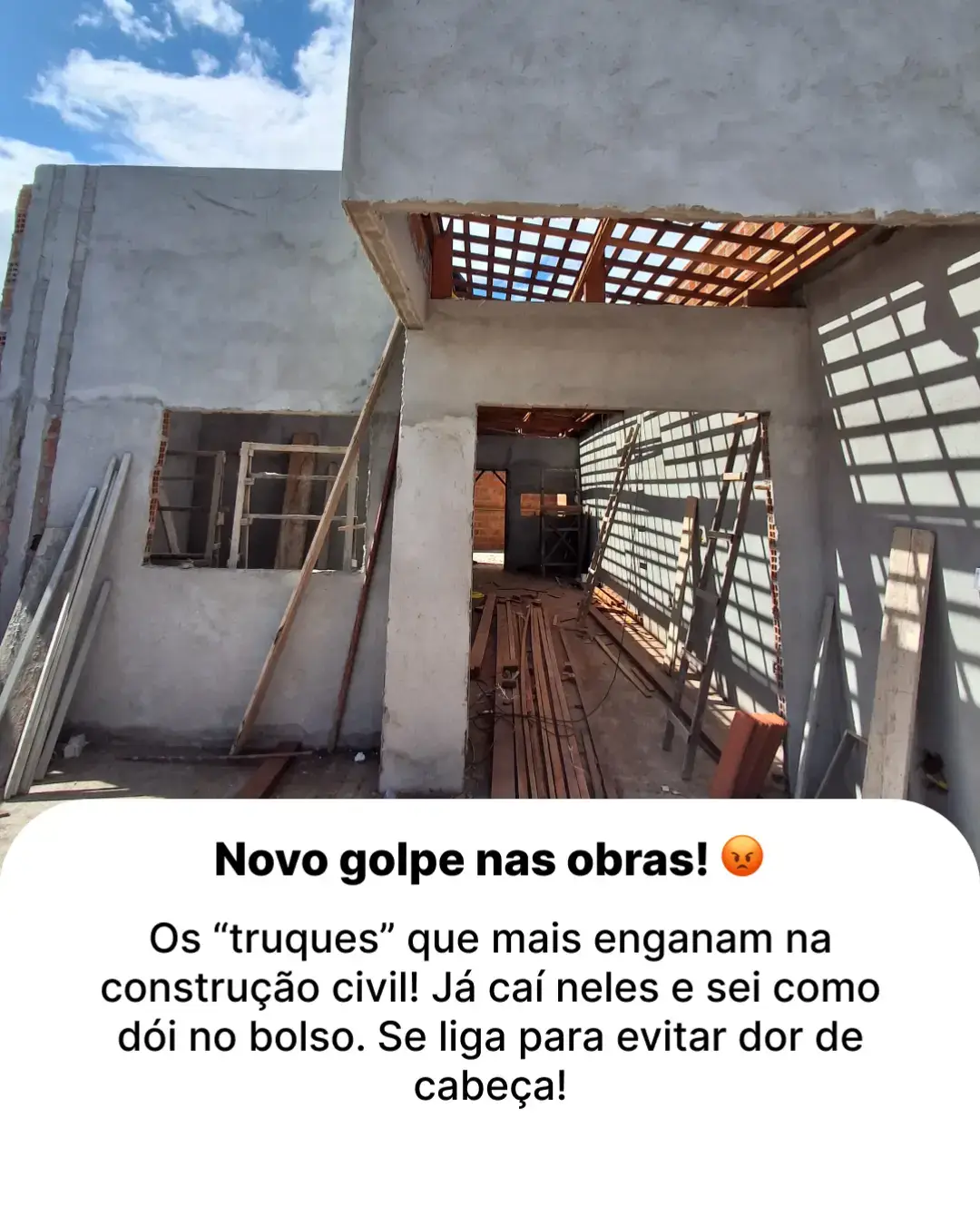 Infelizmente, a construção civil é um terreno fértil para práticas desonestas. Muitas vezes, quem está construindo ou reformando sonha apenas em ver a obra pronta, mas acaba se deparando com armadilhas que drenam o orçamento, causam atrasos e trazem dor de cabeça. Alguns golpes já são até “clássicos” e continuam acontecendo porque exploram justamente a falta de informação técnica do cliente. Entre eles: ▶️ Golpe do concreto: você combina um volume com a concreteira, mas o caminhão descarrega menos. Como não tem como medir na hora, acaba pagando por algo que não recebeu. ▶️ Golpe do impermeabilizante: algumas marcas usam gordura na fórmula em vez de tecnologia. No início repele a água, mas logo perde o efeito e a infiltração destrói a casa. ▶️ Orçamento baixo demais: o empreiteiro apresenta um preço muito menor do que o justo só para fechar o contrato. No meio da obra, começam a surgir “adicionais” não previstos e o cliente se vê obrigado a pagar mais. ▶️ Controle de locação fraudulento: empresas de aluguel de formas e escoras fazem um controle propositalmente falho e, no fim, cobram peças que supostamente “sumiram” na obra. A indenização é caríssima. O pior desses golpes não é apenas o prejuízo financeiro, mas a sensação de impotência de não conseguir provar ou de não entender os argumentos técnicos usados contra você. 👉 A boa notícia é que dá para se proteger. Com contrato detalhado, notas fiscais, registro fotográfico e acompanhamento técnico qualificado, você reduz muito o risco de cair nessas armadilhas. Informação é a sua maior defesa! #pedreiro #obra #construção #construçãocivil 