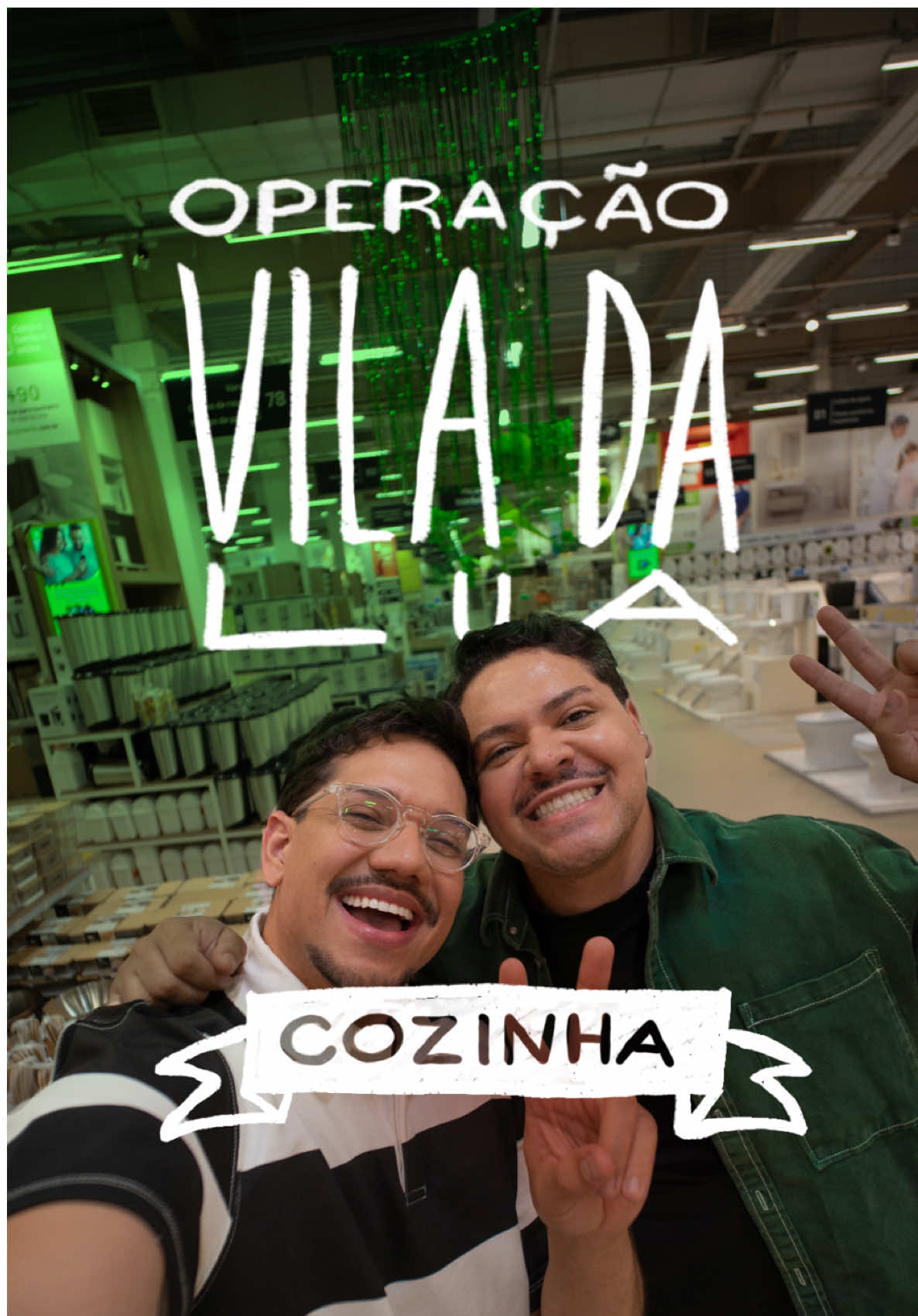 A maior está entre nós e eu não to falando da nossa cozinha! ✨ A @Leroy Merlin sempre fez parte da nossa vida. Que ela tem tudo, você já sabe. Mas que agora também faz tudo é uma novidade, né? Não poderíamos estar mais felizes dela estar na Vila da Lua, com os armários planejados dos nossos sonhos!  Eles chegaram com etapas simples, olha só:  - Visitamos o showroom e escolhemos o modelo Toscane - A equipe foi até a Vila da Lua e conferiu todas as medidas  - Recebemos um projeto 3D completo de forma gratuita em 15 dias - Os móveis chegaram e logo na sequência agendaram nossa montagem.  Tudo isso em pouquíssimo tempo, sem perrengues e com a garantia de que tudo ia sair como sonhamos! Bom demais, né? Pra ter seus móveis planejados dos sonhos, visite uma loja ou o site da Leroy Merlin Brasil.    #publi #antesedepois #reformadecasa #armariosplanejados #cozinhadecorada