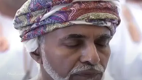 لكم حب العالم ولنا حب قابوس رحمهُ الله #قابوس_بن_سعيد #اكسبلورexplore #fyp #viral #oman 