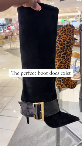 Saw these walking to the car and wow! #schutz #fallboots #fallfinds #fallfashion #fallfashiontrends 