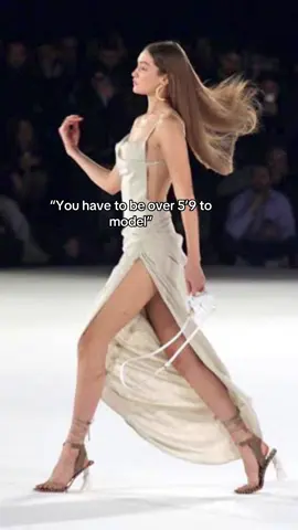 Short models >>>>  #model #fyp #runwaymodel #modeltiktok #modellife 