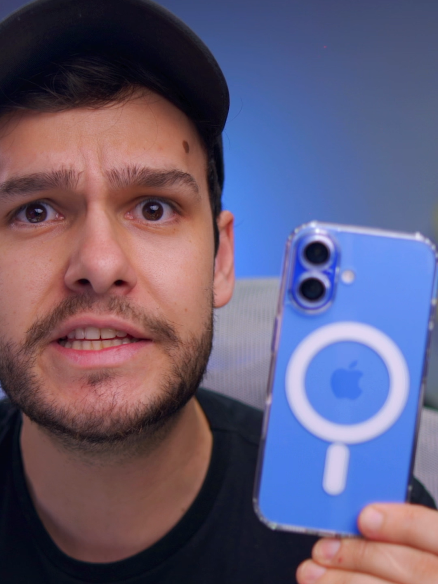 Achei estranho, mas até o iPhone 16 saiu de linha com a chegada do iPhone 17. Porém só na versão de 256gb. Além disto, como de costumo, a linha anterior PRO, no caso 16 Pro e 16 Pro Max também saíram de linha. #iphone17 #iphone16