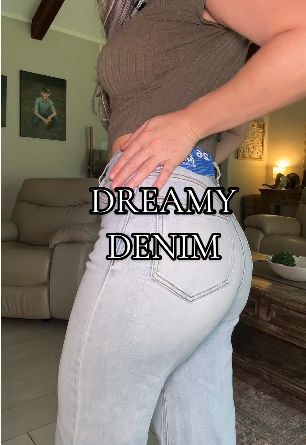 This pair of jeans is definitely become one of my staples! Affordable, super flattering, and short girl, friendly!  5’3”, 135lbs, size 26.  @Vogatiques  #denim #momjeans #denimjeans #jeansoutfit #jeans 