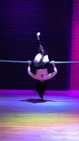 Just playin around #chloe✨ #dancer #heelsdance #flexibility #highheels 