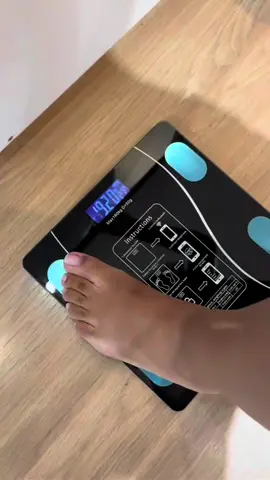 Controle sua saúde! Balança bioimpedância digital 180kg com Bluetooth e resultado direto no celular. #Balança #Bioimpedância #Bluetooth #Fitness #Saúde 