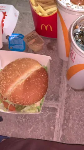 McDonald’s 😆🤣😀#talabat_rider🇦🇪🇵🇰✌️ #100kviews✔️ #foryoupagee #uaetiktoke #uae🇦🇪 