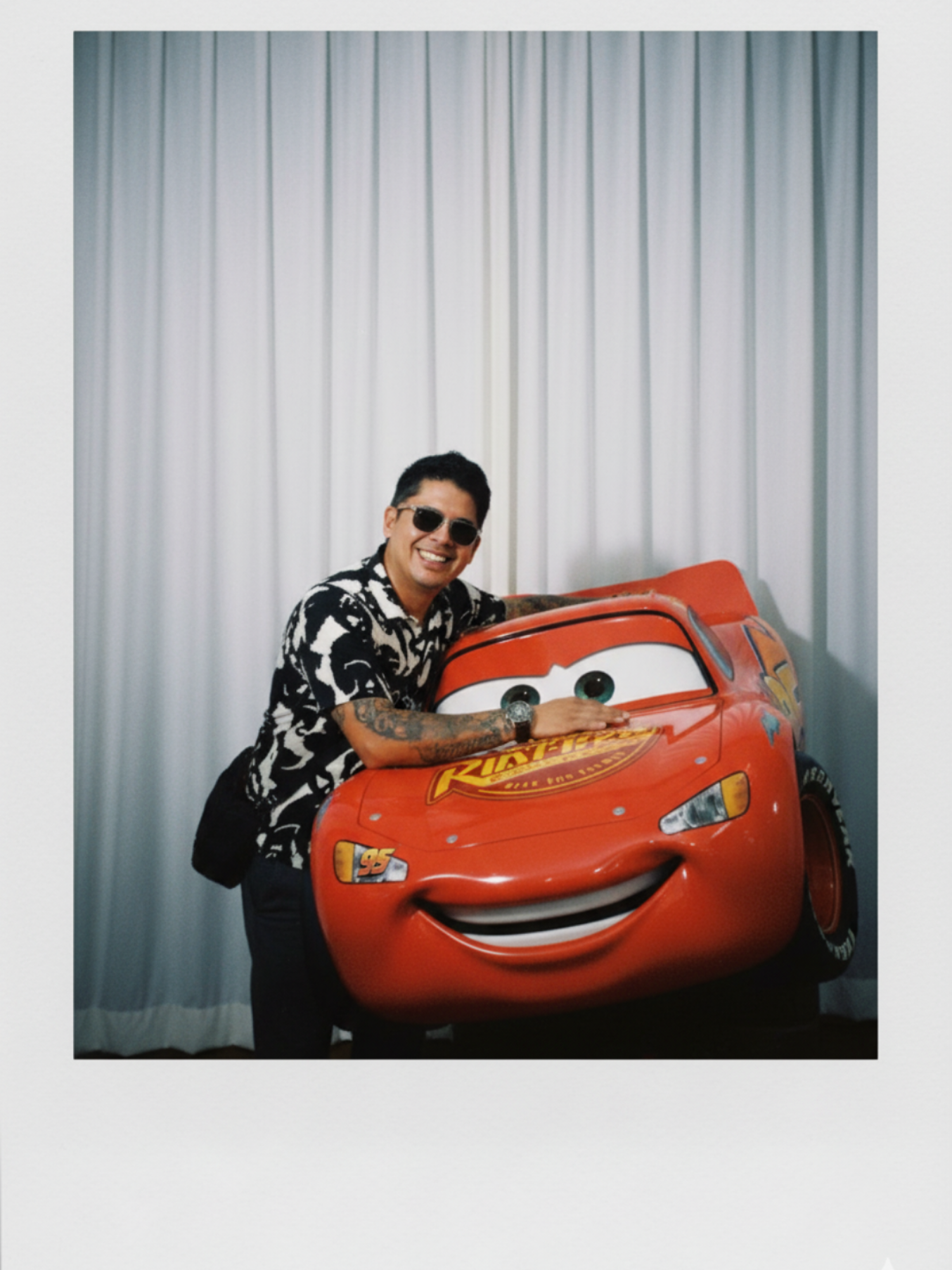 Cuchao 🔥 @Disney+ Latinoamérica #rayomcqueen #gemini #polaroid #IA #fyp 