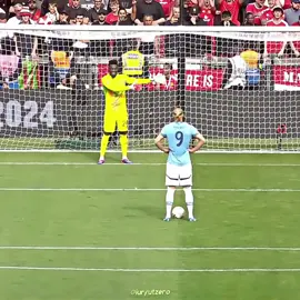 Onana promete defesa, entrega falha, a bola sempre encontra um caminho. ⚽🧤 #football #onana #mistake 