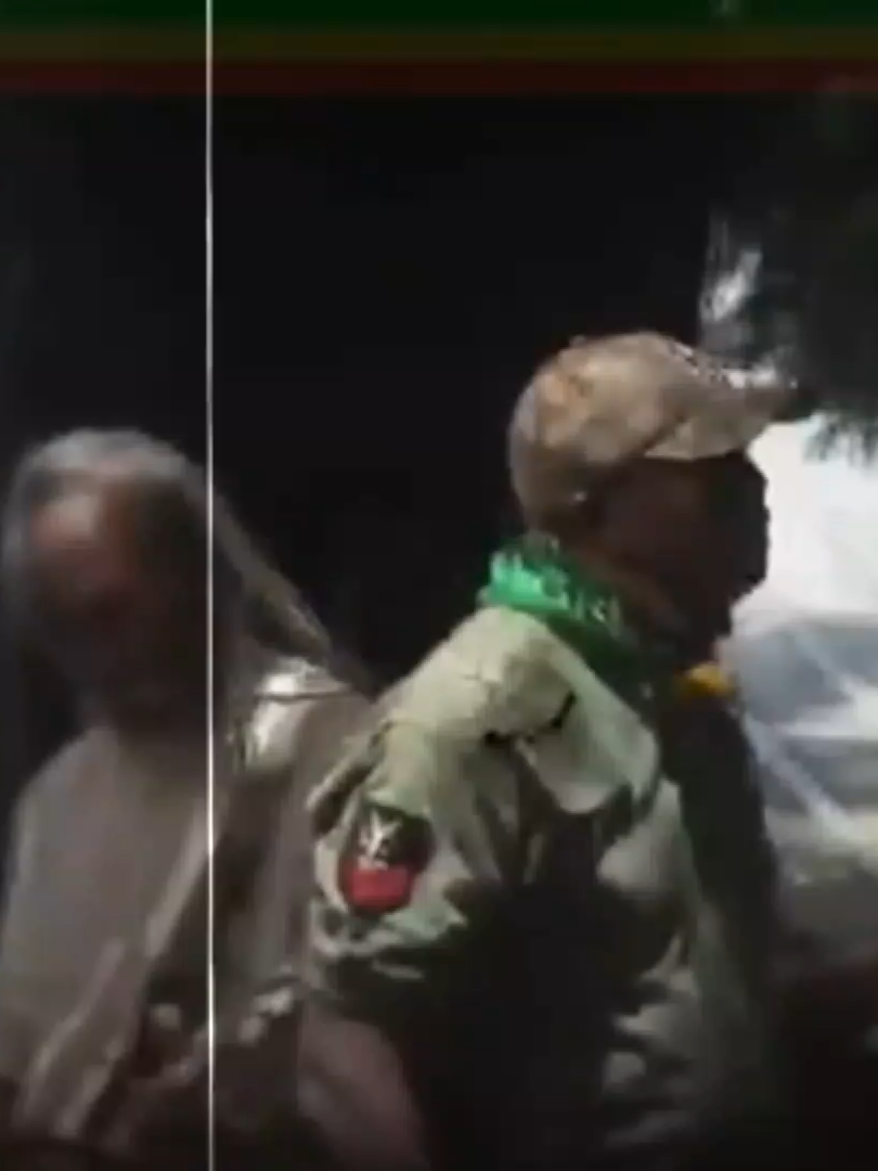 🎶🎵«Diseases»🎵🎶lanzada en 1981 por Michigan & Smiley, el ritmo de la canción es el riddim 