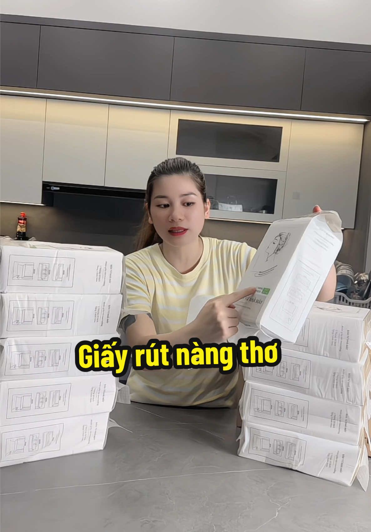 1 thùng 10 bịch giấy rút nàng thơ dai mịn tiện lợi #giayrut #giayruttreotuong #khangiay #giay4lopdanang #nangtho 