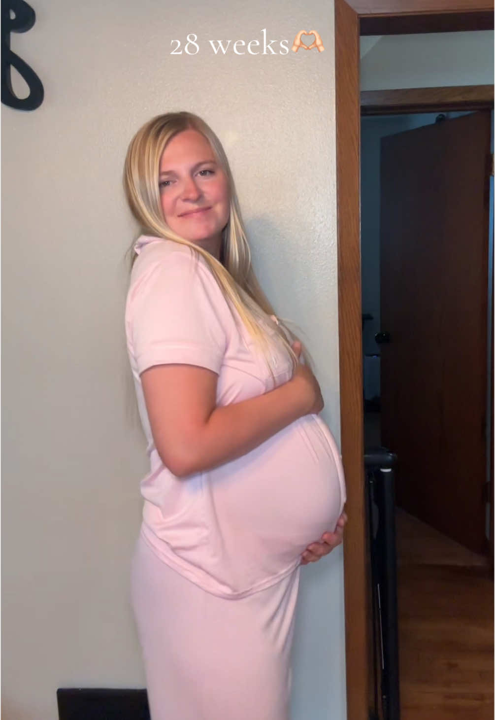 It is so surreal that im even making this. 🥹🥹 16 weeks literally feels like yestaurday tho! Newly pregnant woman heres your sign to record!! #pregnanttiktok #16weeks #28weeks #pregnancytiktok #pregnanttransition #pregnant #babytok 