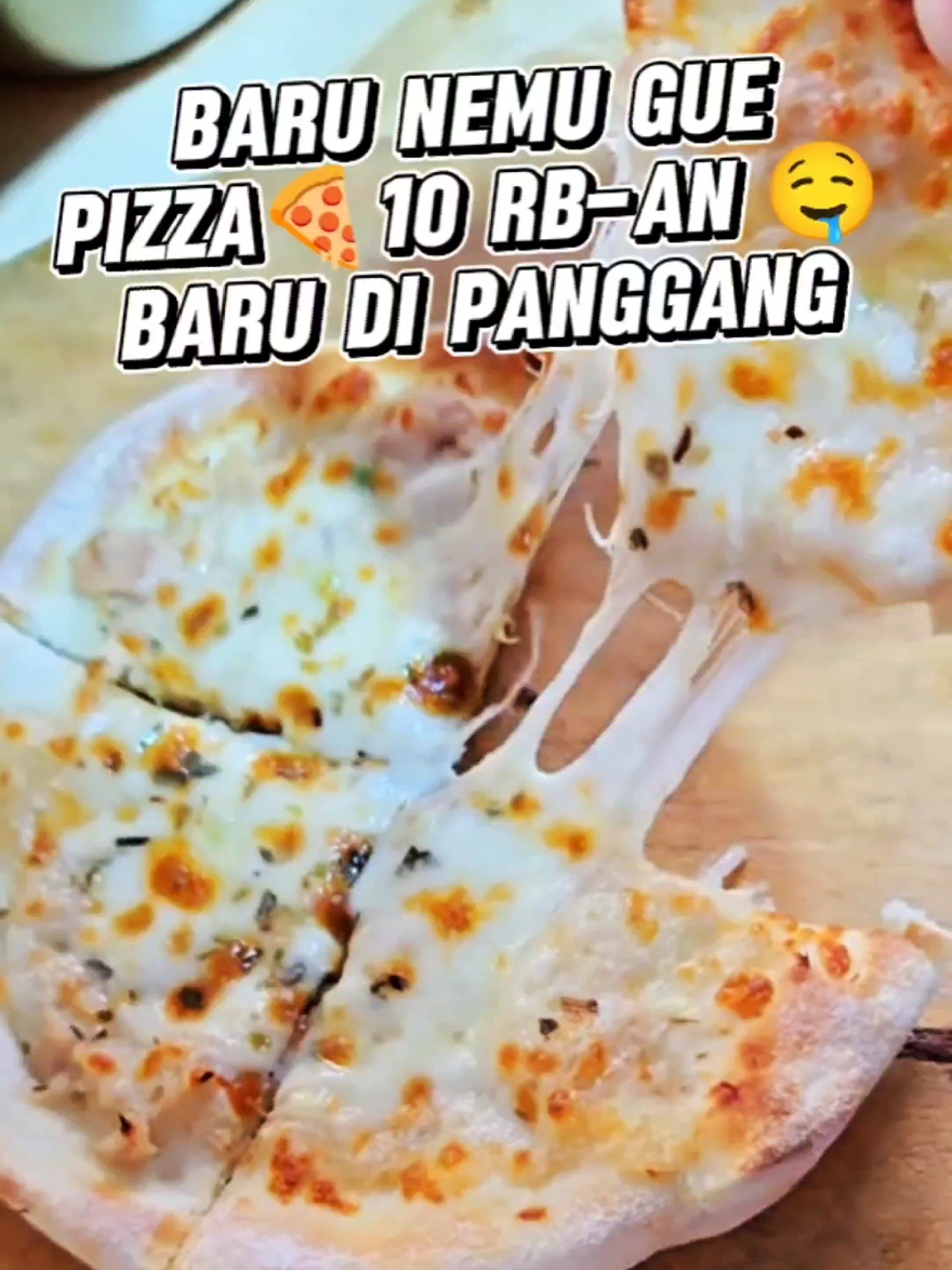 Baru Nemu Gue Pizza 🍕 10 Ribu-an Aja 🤤 Anget Baru Di Panggang Pizza Nya Enak, Lembut Rotinya, Toppingnya Gak Pelit, BANYAK Variant Bukan Endorse Ya‼️Bantu UMKM 😊 Karena Apa? Di Box Nya Tertulis Hal Yang Menyentuh 