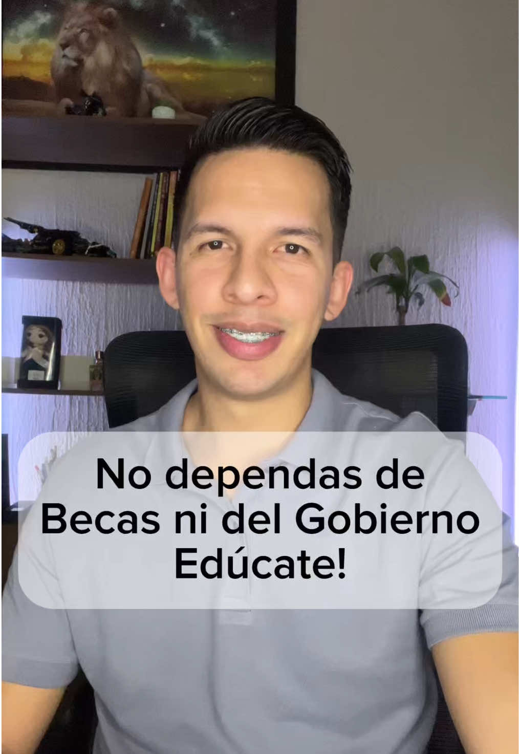 “Suben los impuestos a todo: refrescos, cigarros, apuestas y hasta videojuegos… ¿de verdad crees que es por tu salud? 🚨 La realidad es que es la excusa perfecta para seguir exprimiendo a la gente y comprando votos con becas. El trasfondo es mantenerte pobre e inconsciente, porque un pueblo que depende del dinero del gobierno, nunca va a despertar. La solución NO está en esperar milagros del Estado, está en tú educación financiera y como uses el dinero💰. Si quieres dejar de ser parte del juego y empezar a construir tu libertad, abre los ojos. 👁️” #impuestos #finanzaspersonales #educacionfinanciera #inversionescondiego #dinero 