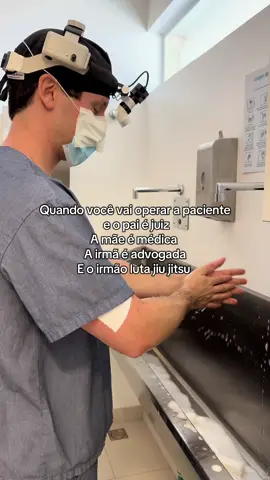 Deus no comando 😅🙏🏼🚀 Para descontrair o início do final de semana! 😂 Dr. Farid Castro  Cirurgião Plástico  CRM-MS 12399 / RQE 7350 Consultório: (67) 99244-3703  www.drfaridcastro.com.br 
