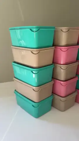 Baixoooou demais 😍🍱 💥 Kit 10 Potes Retangular com Tampa | Marmita Fitness | Freezer e Micro-ondas | BPA Free Práticos, resistentes e ideais para armazenar alimentos de forma segura e organizada 🔥 Por R$ 23,90 ID: CDU-AFN-DNS ⚠️ O preço e disponibilidade do produto podem variar, pois as promoções são por tempo limitado.