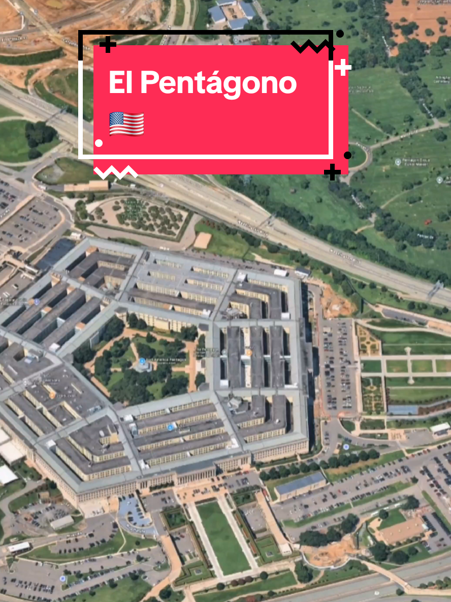 “¿Sabías que este edificio en Arlington, Virginia, a las afueras de Washington D.C., fue atacado hace exactamente 24 años, el 11 de septiembre del 2001? Ese día, el vuelo 77 de American Airlines se estrelló contra su fachada oeste, dejando 189 víctimas. Lo impactante es que el Pentágono fue reparado en menos de un año y se convirtió en símbolo de resiliencia.” “Quédate porque te voy a contar 10 datos curiosos sobre el Pentágono 👇” 1. Es el edificio de oficinas más grande del mundo. 2. Tiene 28 km de pasillos internos. 3. Fue construido en solo 16 meses en plena Segunda Guerra. 4. Su forma pentagonal le dio el nombre. 5. Alberga a 26,000 personas diarias. 6. Tiene estación de metro y parada de bus propias. 7. Solo tiene 5 pisos de altura. 8. En su interior hay patios con áreas verdes. 9. Desde el aire parece un fuerte medieval. 10. Usó tanto concreto que agotó el material en Washington. #ElPentagonoUSA #ElPentagonoVirginia