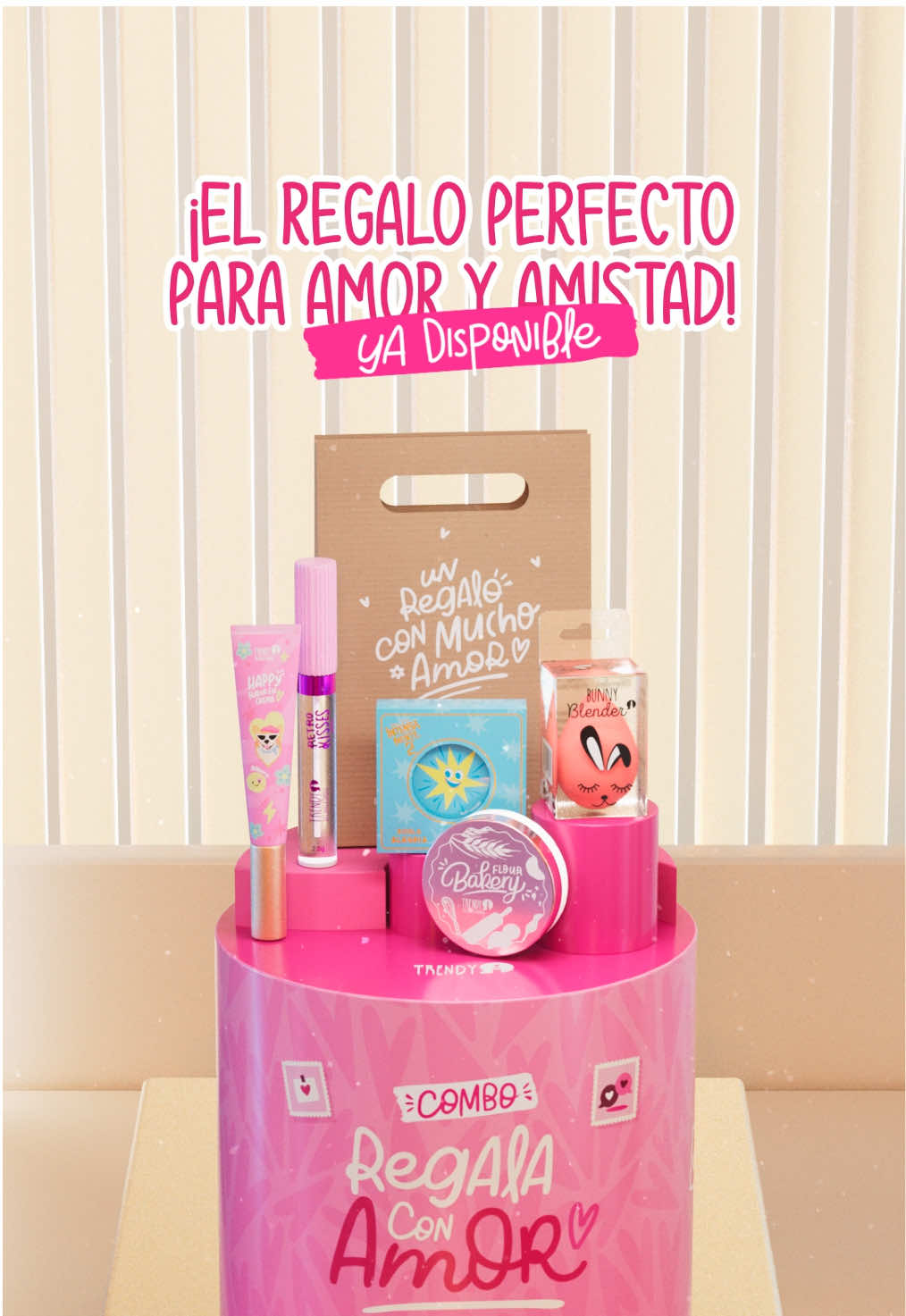¡Un kit perfecto para amor y amistad se asoma en Trendy! Adquiérelo en todos nuestros canales de venta por solo $25mil al delta.🥰🫶🏻 #trendyshopmaquillaje #maquillajetrendyshop #regalo #kit #amoryamistad 