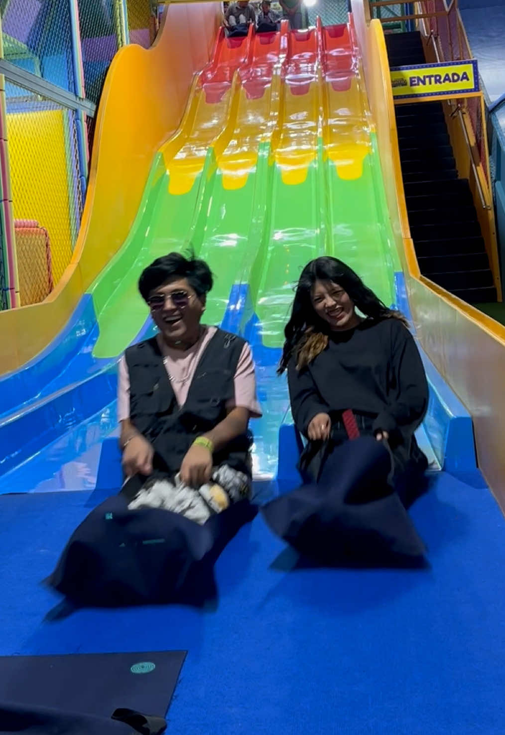 Hoy descubrimos @mrjoype un lugar que nos recordó a nuestro niño interior🤓 En Arequipa @mrjoype está   ubicada en el 📍@Mall Aventura y volvimos a sentirnos niños otra vez 😁🙌 Más que una recomendación, Mr.Joy es una experiencia que debes vivir✨ #MrJoy #Arequipa #MallAventuraArequipa #Diversion 