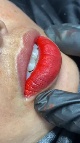 Lên tiếp môi cho chị em ngắm🥰🥰🥰 có ai nghiện làm môi như em không 😆😆😆#phunmoidep #phunmoixoatham #phunmoihd #phunmoitunhien 