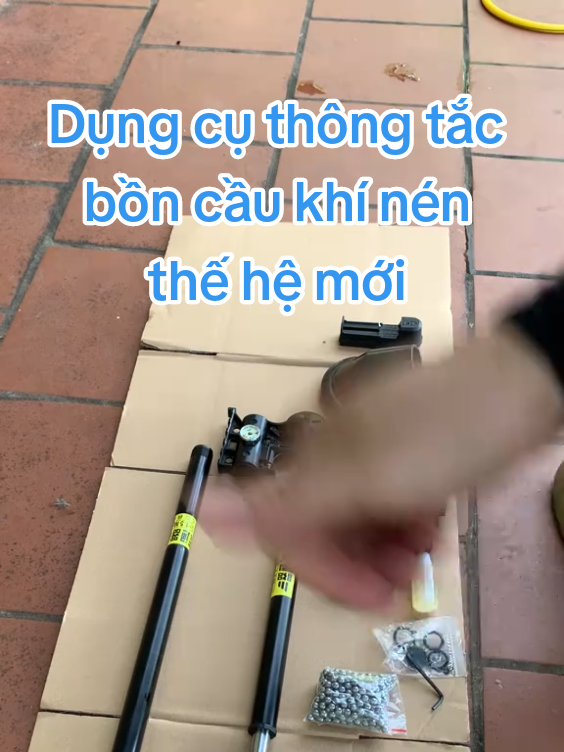 Dụng cụ thông tắc bồn cầu khí nén thế hệ mới #thongtac #sungthongtacboncau #dungcuthongtacboncau #giadungtienich @banmoithutrendoivt 