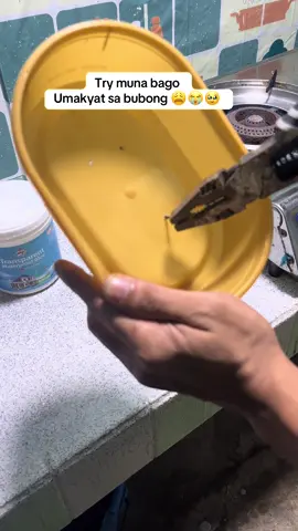 Subukan ko muna kung legit ba tlga nakakatapal sa mga bubong to #toof #roofsealant #rubbersealant #homerepair #fyp 
