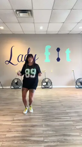 New dance #dancefitness #cardiodance #cardiodancefitness #cardiomadefun 
