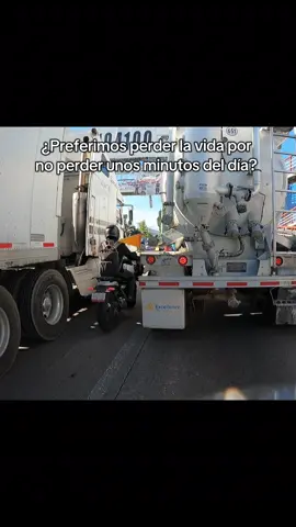 ¿Preferimos perder la vida por no perder unos minutos del día? #moto #motociclista #biker #motocicleta #motogirl 