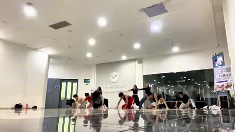 Our diverse dance styles make every moment memorable. Let us elevate your next event. Book us now! For inquiries and bookings, connect with us: Facebook/Messenger: JR Bungabong Gmail: rbungabongjr@gmail.com Contact number: 0995-954-1834 #jnjcircleofarts #jhonronielcao 