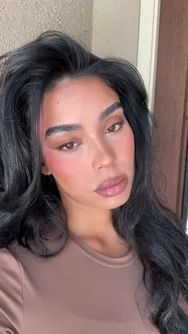 GRWM ❤️ Gotta love @Patrick Ta Beauty blush!  super pigmented which I loveeeeee 😍😍 this redddd