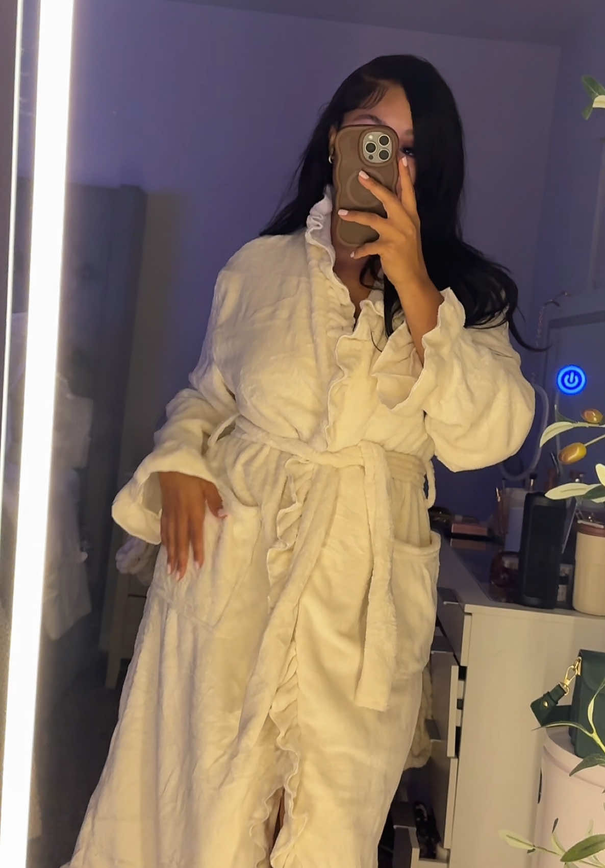 Friday night cozy vibes! #tiktokshopcreatorpicks #robe #pajamas 